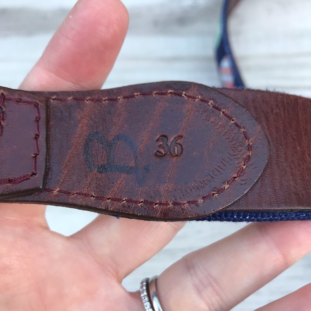 Stylish Navy and Brown Belt with Bow Tie Pattern - Picture 6 of 7